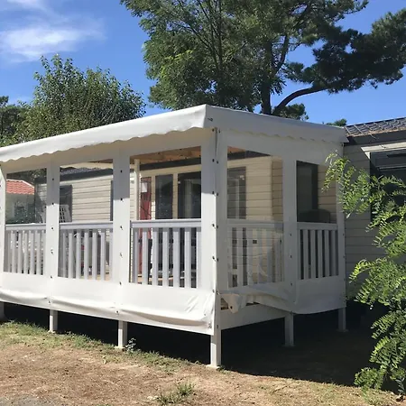 Mobil-home Spacieux Avec Terrasse Pour 8 Personnes - Api-1-52-1168 Campingplads