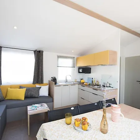 Mobil-home Spacieux Avec Terrasse Pour 8 Personnes - Api-1-52-1168 Saint-Jean-de-Monts