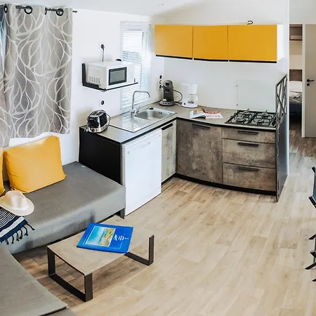 Campingplads Mobil-home Spacieux Avec Terrasse Pour 8 Personnes - Api-1-52-1168