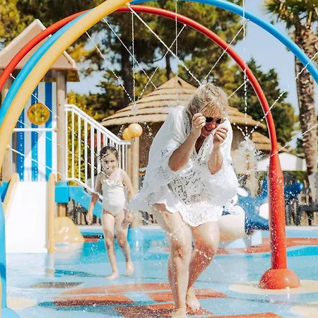 Mobil-home Spacieux Avec Terrasse Pour 8 Personnes - Api-1-52-1168 *