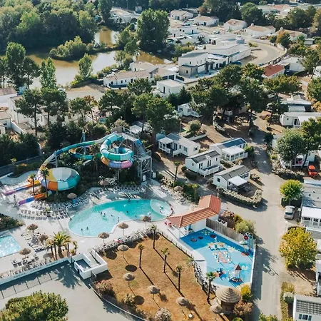 Mobil-home Spacieux Avec Terrasse Pour 8 Personnes - Api-1-52-1168