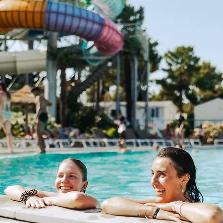 Mobil-home Spacieux Avec Terrasse Pour 8 Personnes - Api-1-52-1168 *