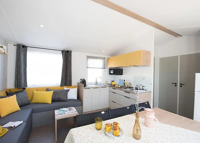 Mobil-home Spacieux Avec Terrasse Pour 8 Personnes - Api-1-52-1168 Saint-Jean-de-Monts