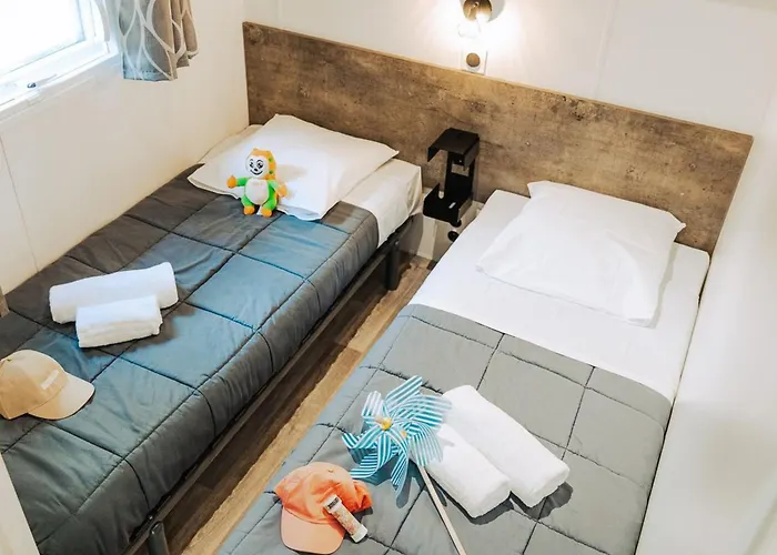 Mobil-home Spacieux Avec Terrasse Pour 8 Personnes - Api-1-52-1168 Campingplatz *