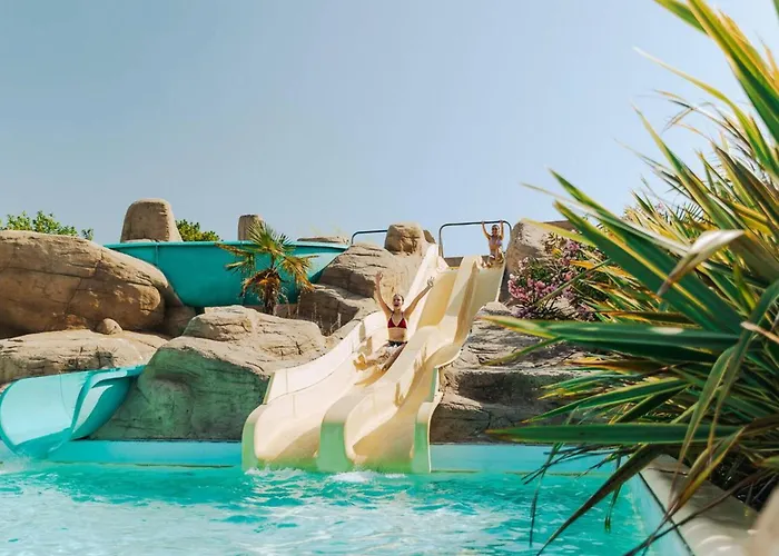 Mobil-home Spacieux Avec Terrasse Pour 8 Personnes - Api-1-52-1168 * Saint-Jean-de-Monts