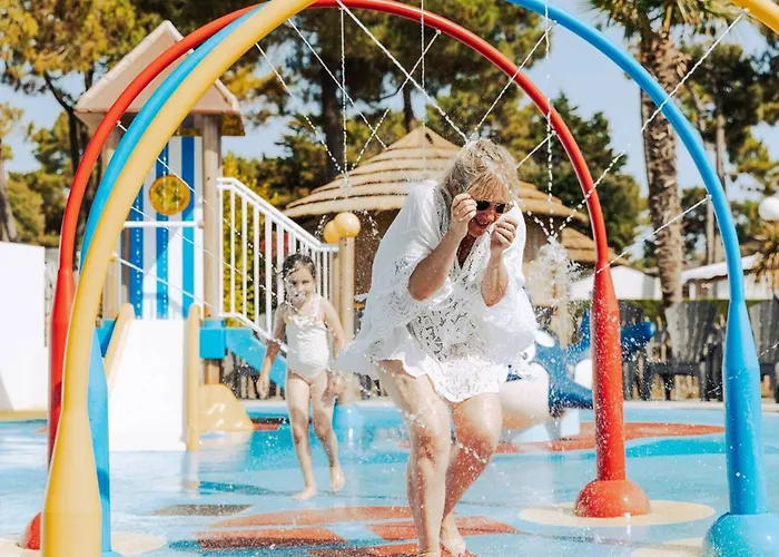 Mobil-home Spacieux Avec Terrasse Pour 8 Personnes - Api-1-52-1168 *